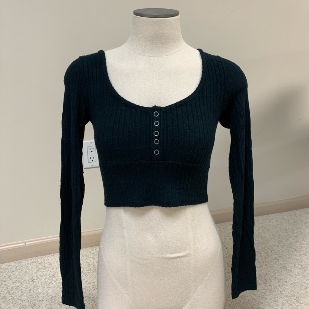 PacSun Long Sleeve Black Henley Crop Top